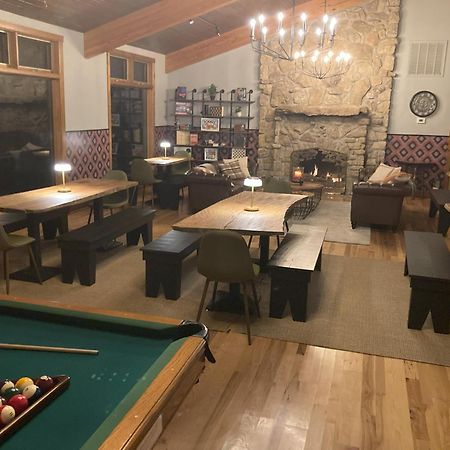 Country Mountain Inn ユリーカ・スプリングス エクステリア 写真