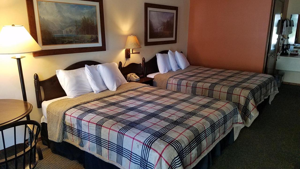 Country Mountain Inn ユリーカ・スプリングス エクステリア 写真