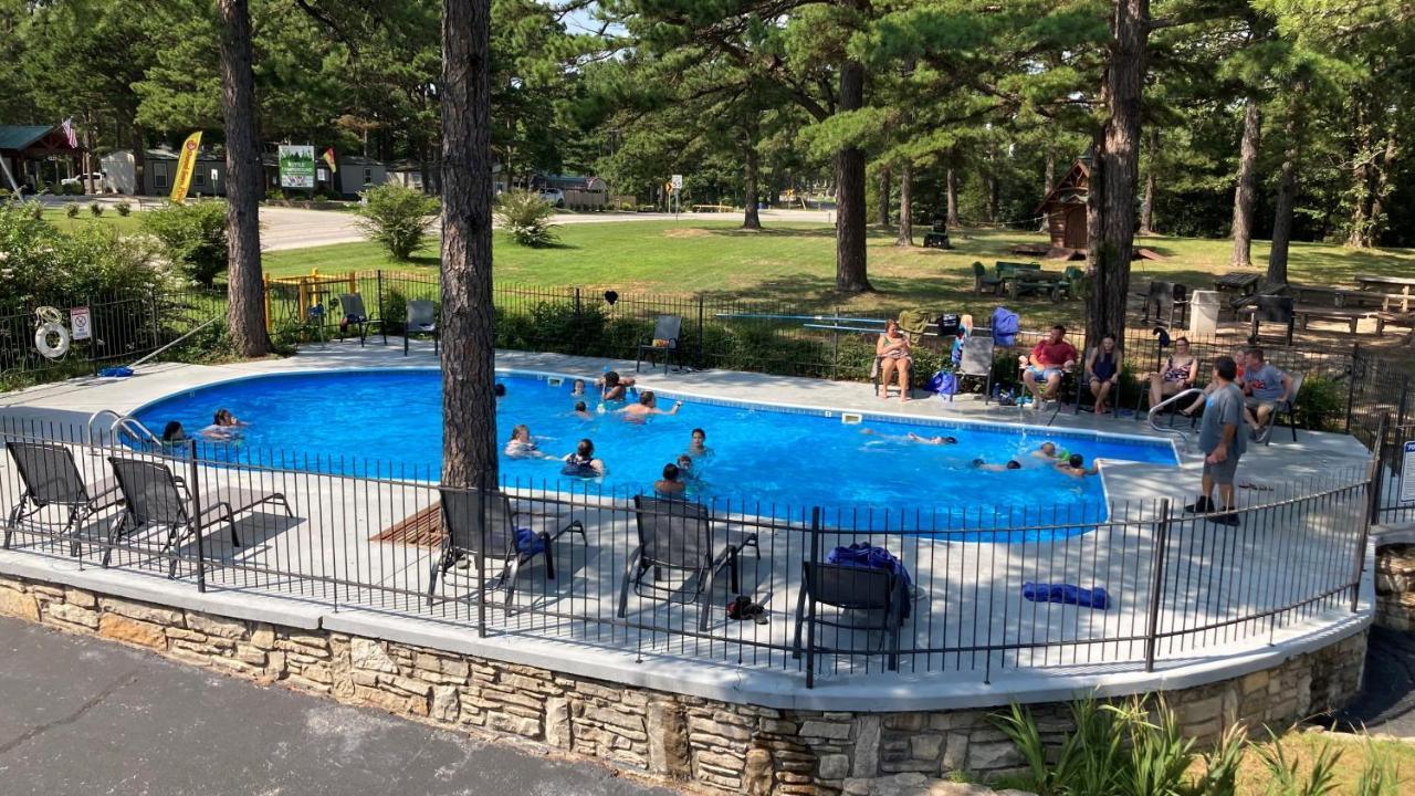 Country Mountain Inn ユリーカ・スプリングス エクステリア 写真