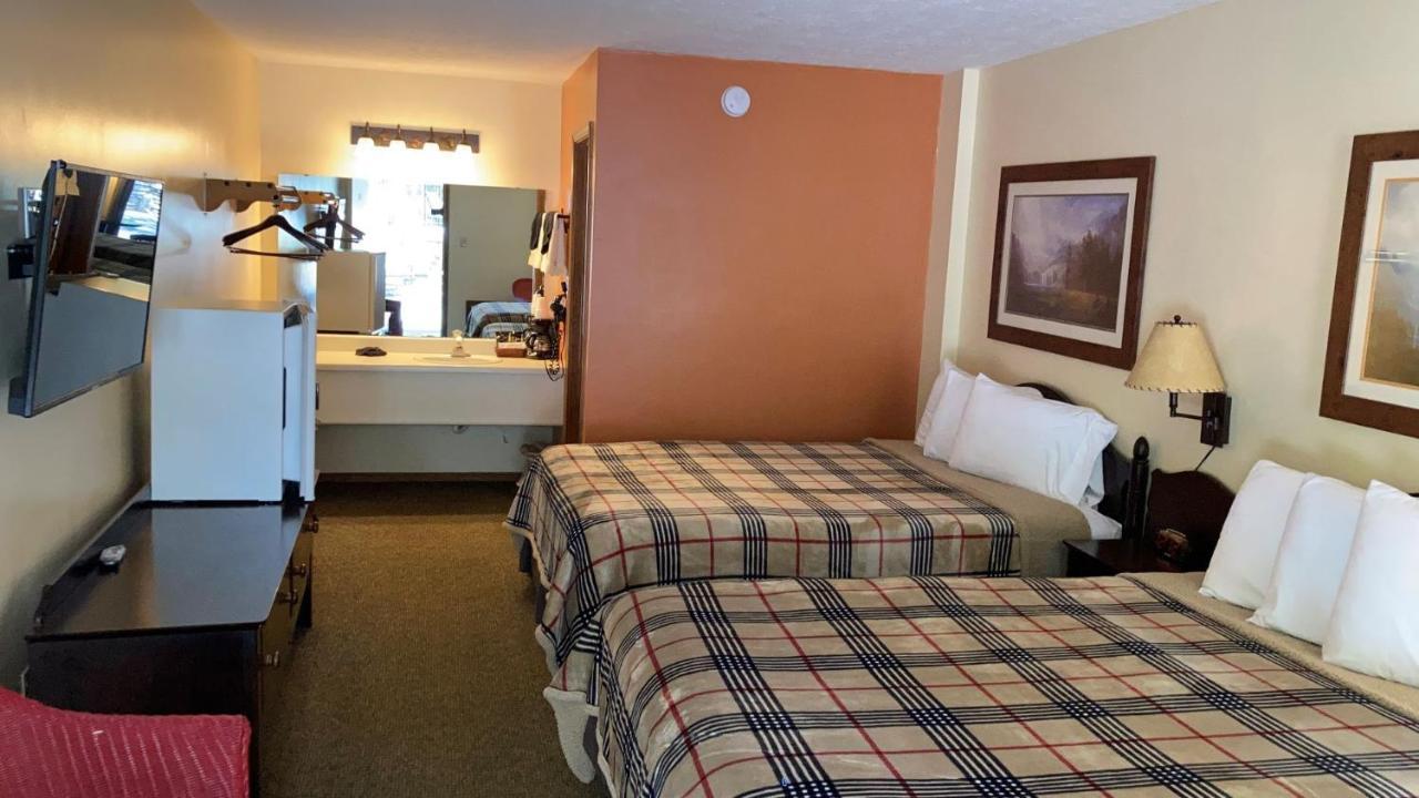 Country Mountain Inn ユリーカ・スプリングス エクステリア 写真