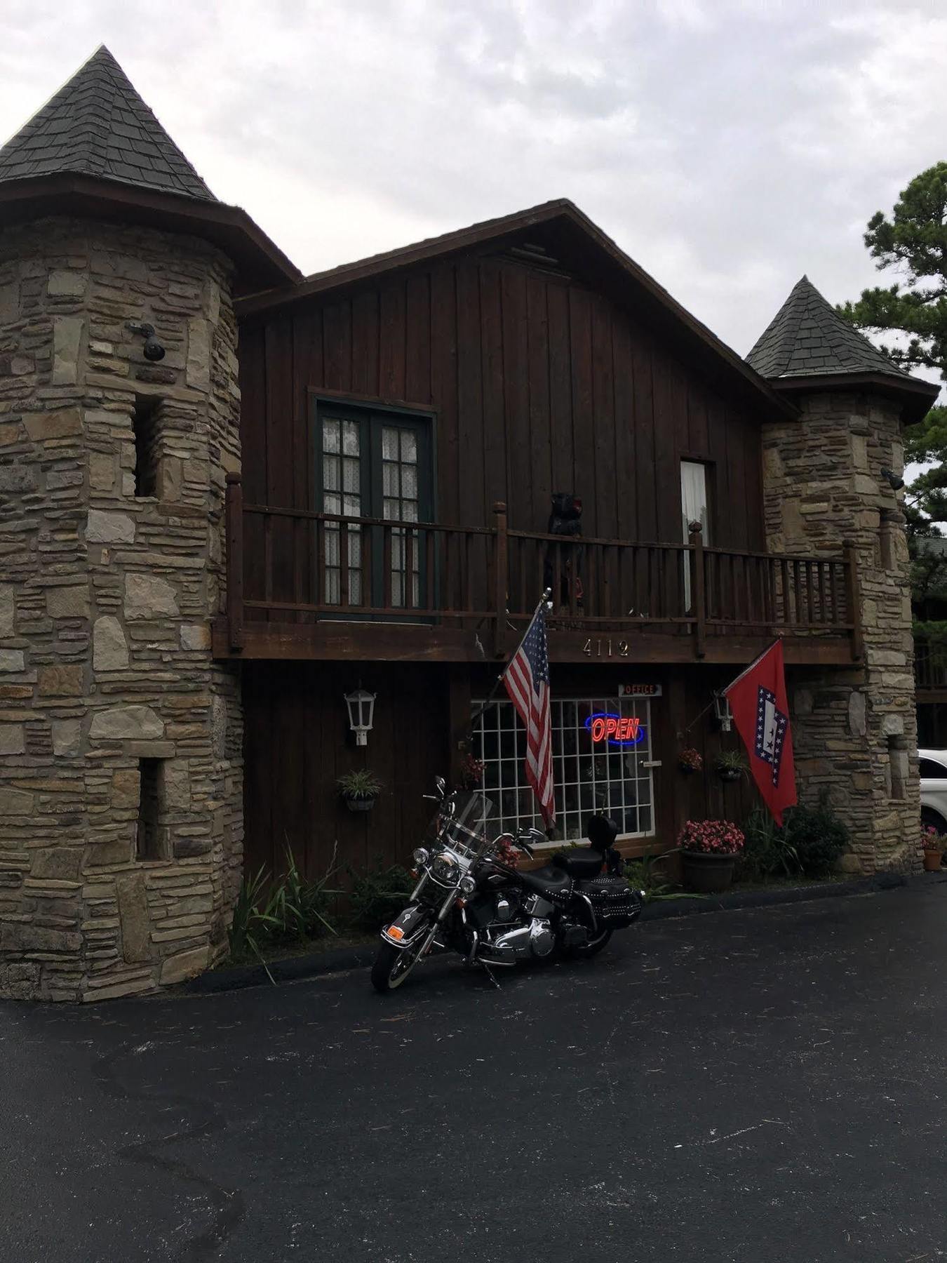 Country Mountain Inn ユリーカ・スプリングス エクステリア 写真