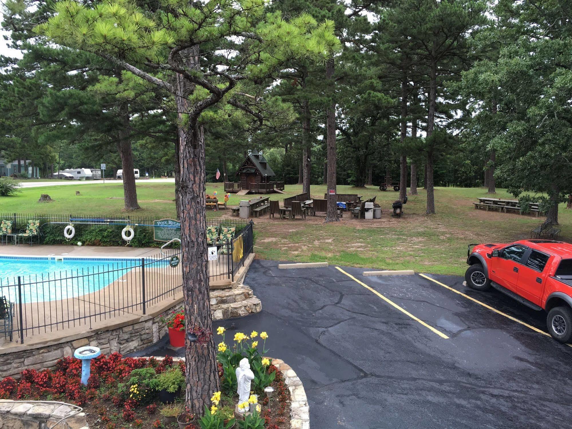 Country Mountain Inn ユリーカ・スプリングス エクステリア 写真