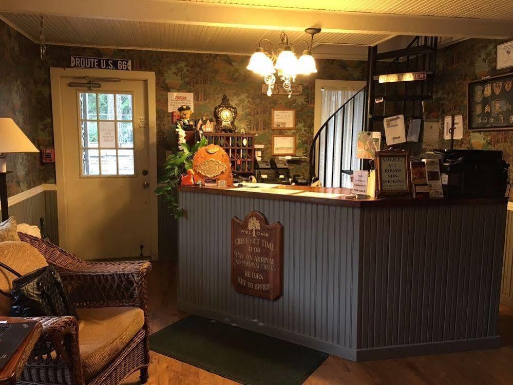 Country Mountain Inn ユリーカ・スプリングス エクステリア 写真